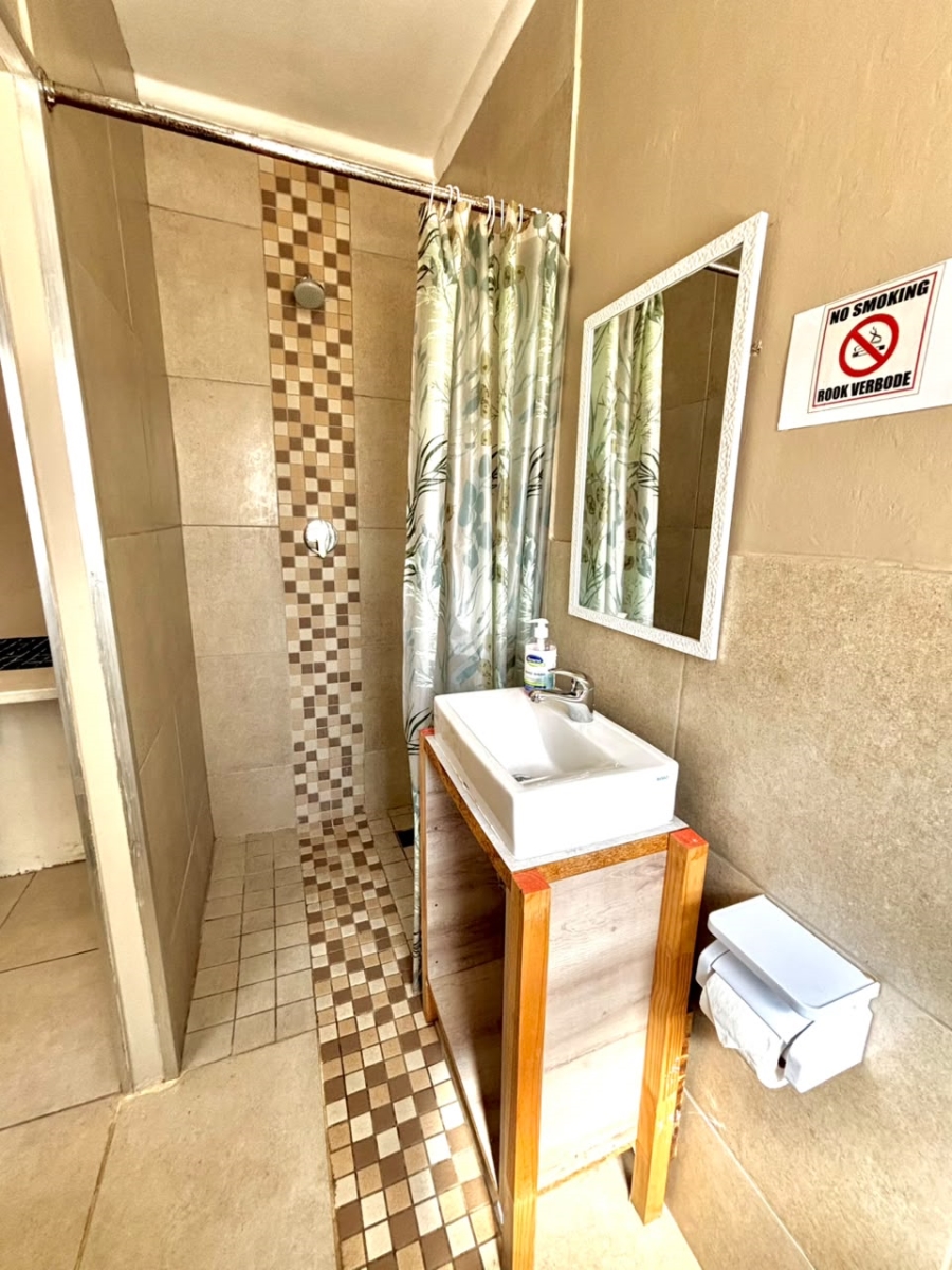 6 Bedroom Property for Sale in Vasco Estate Western Cape